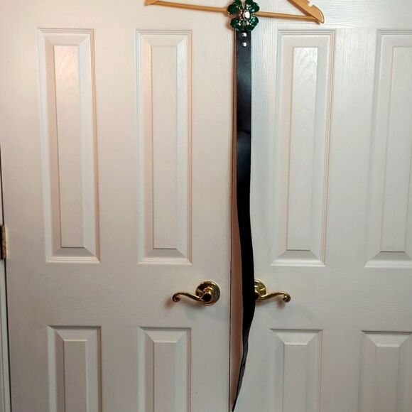 Hot Topic Green 4 Leaf Clover Skull Bones Belt 36 - Picture 4 of 4